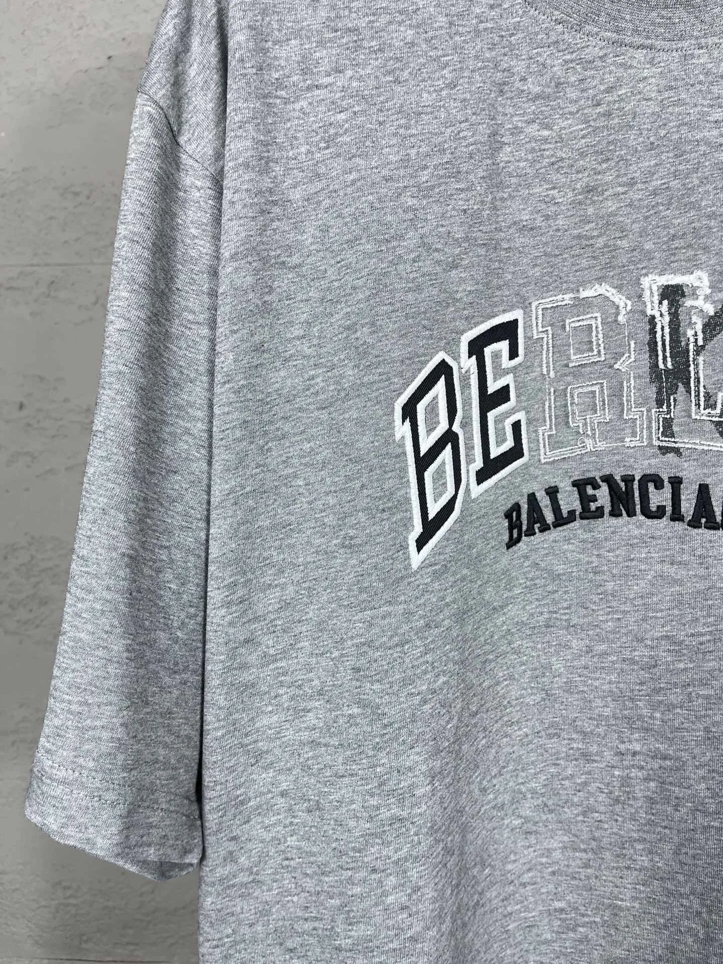 【 . Quality】BALENCI*GA/ BALENCI*GA#2024 New Arrival，Classic LOGO . T . 。 Authentic 。 ！ ZP . 260 ， . . . . Color Change。 。 。 12W ， ， . ， 。 OS . Same Style ：BL 223212 ：Dark Blue . Gray Size：XS L